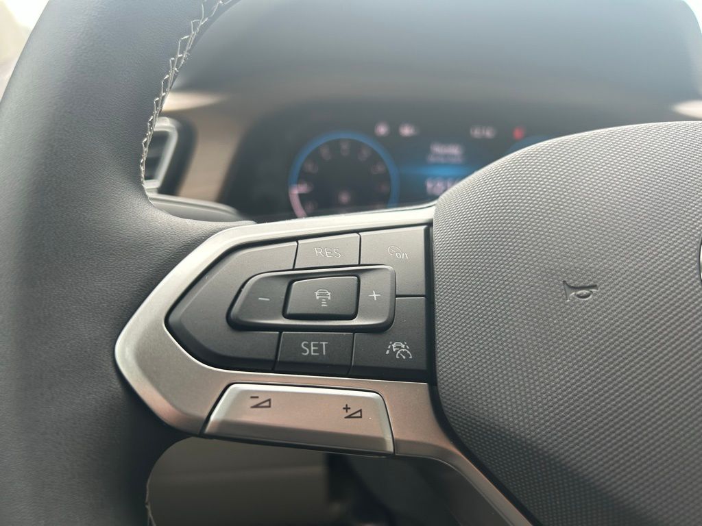 2026 Volkswagen Atlas SE photo 14
