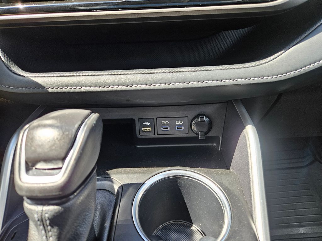 2022 Toyota Highlander XLE photo 14