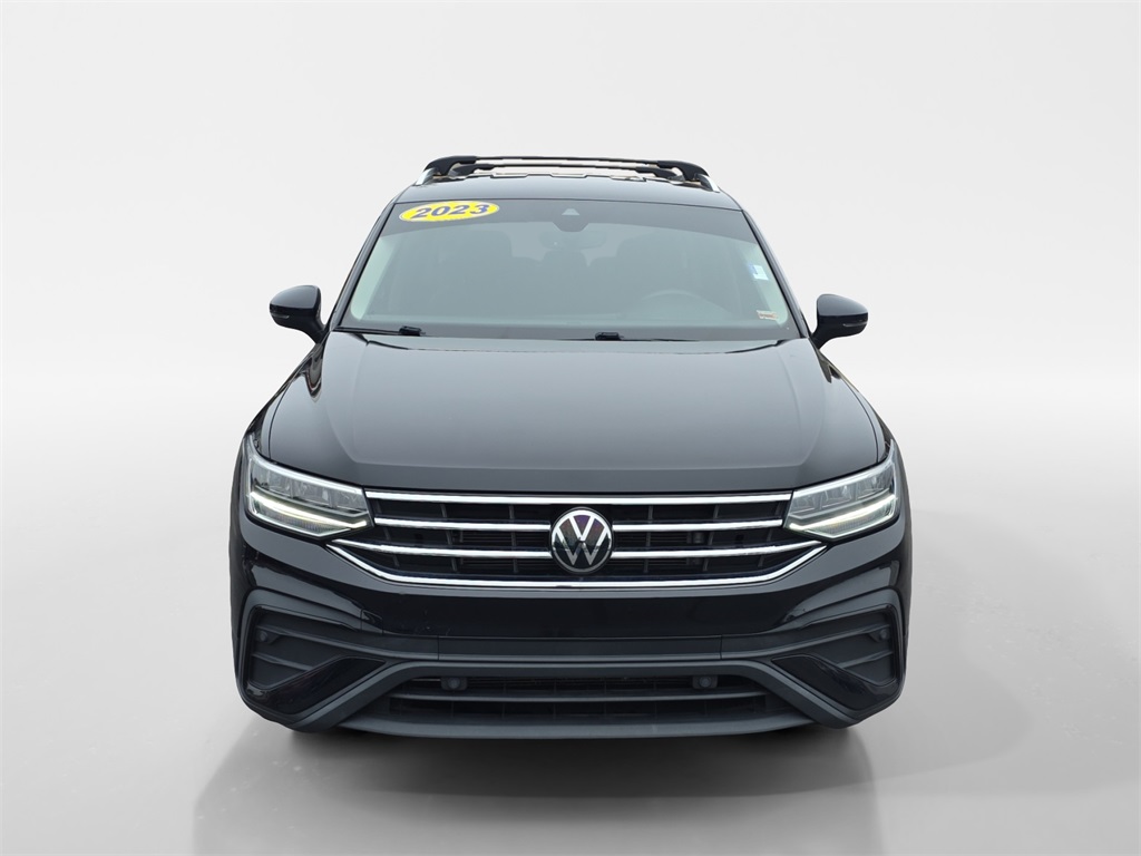 2023 Volkswagen Tiguan SE photo 3