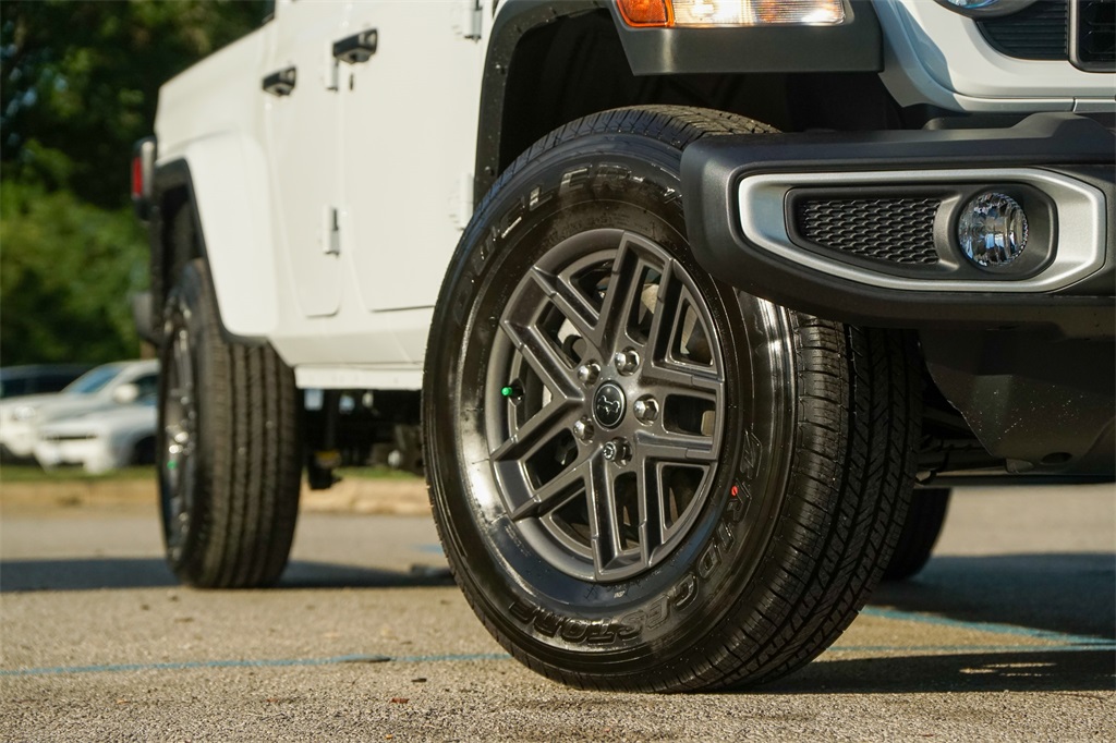 2024 Jeep Gladiator Sport S photo 2
