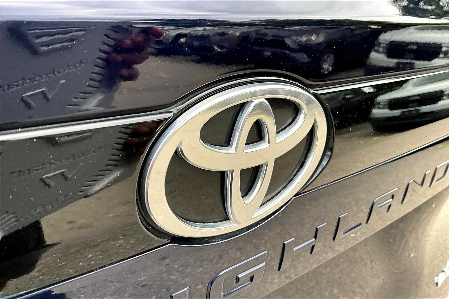 2024 Toyota Highlander Hybrid Platinum photo 27