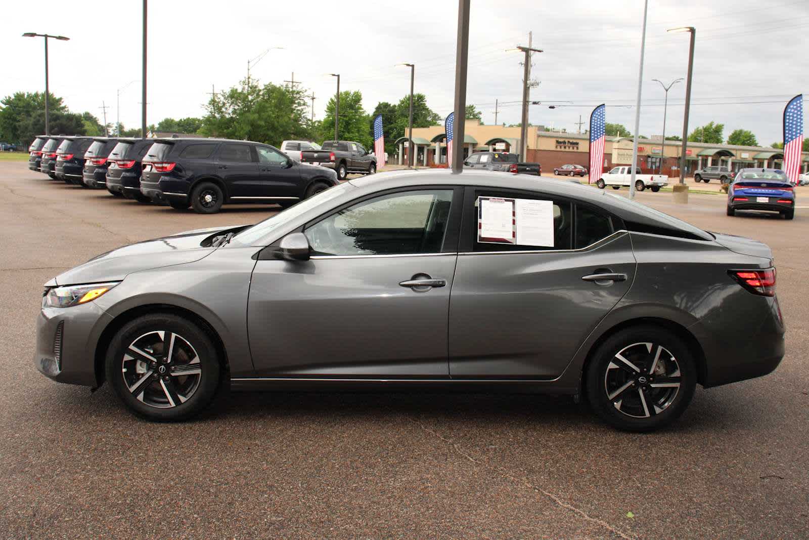 2025 Nissan Sentra SV photo 5