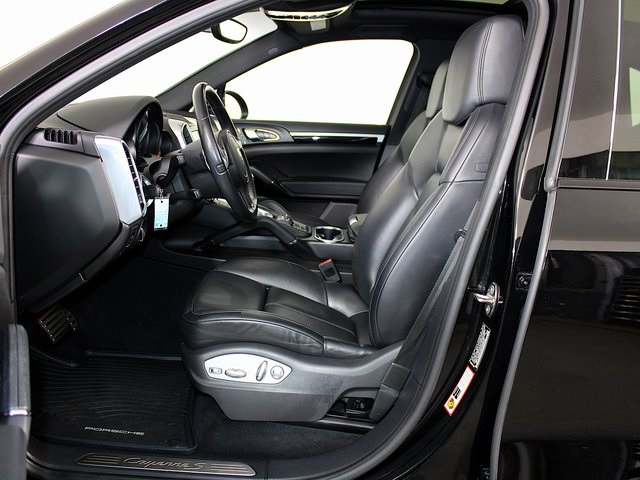 2014 Porsche Cayenne S photo 3