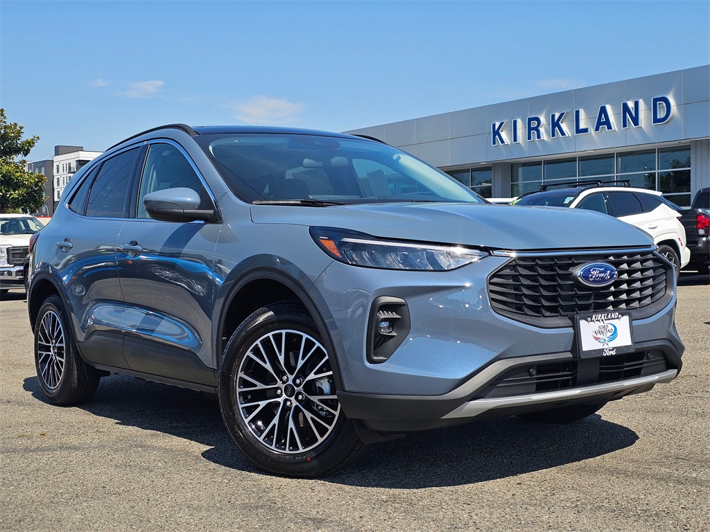 2025 Ford Escape PHEV's photo