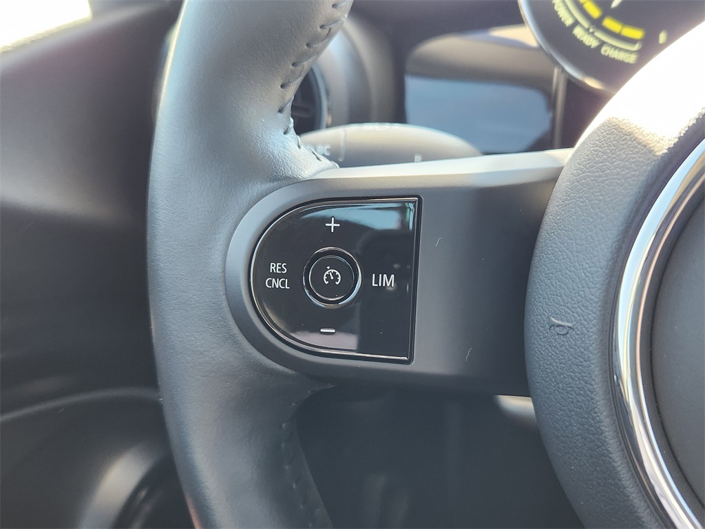 2024 Mini Cooper 2 Door Hardtop SE photo 16