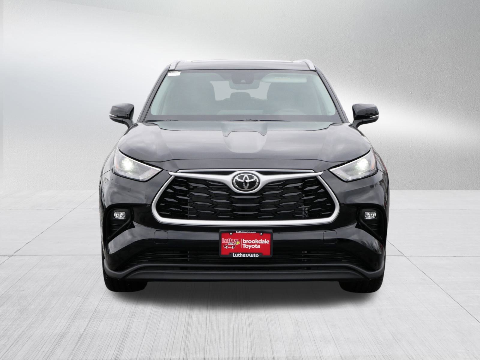 Certified 2026 Toyota Highlander XLE with VIN 5TDKDRBH7TS600066 for sale in Brooklyn Center, Minnesota