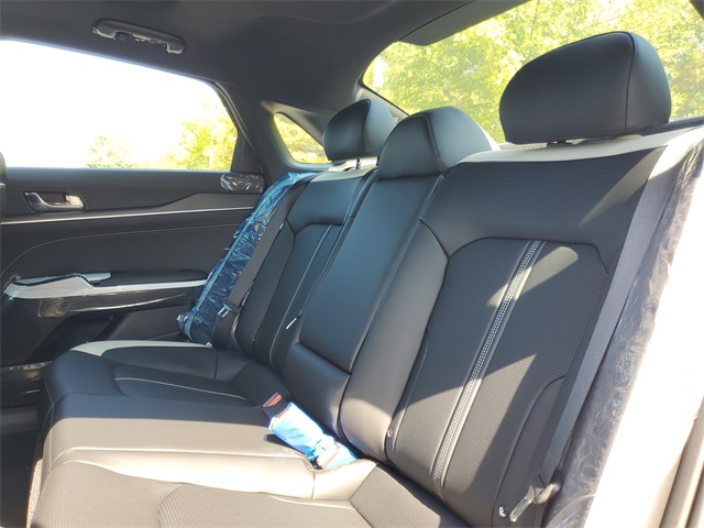 2025 Kia K5 GT-Line photo 6