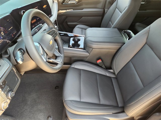 2026 Chevrolet Suburban LT photo 9