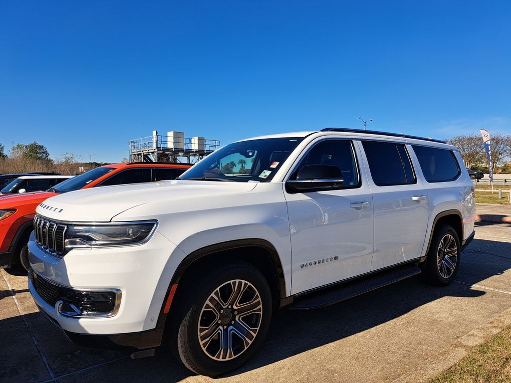 2023 Jeep Wagoneer L Series II's photo