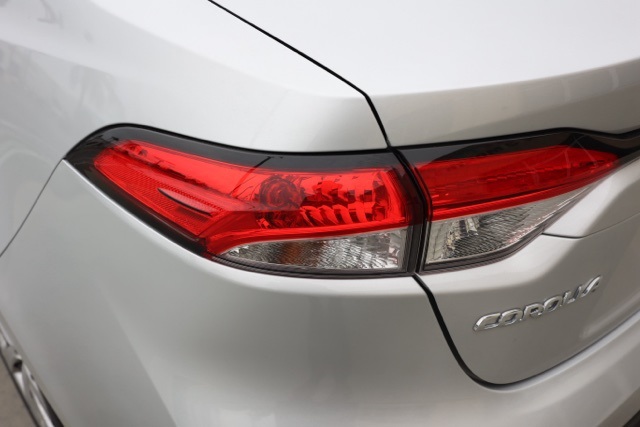 2024 Toyota Corolla LE photo 6