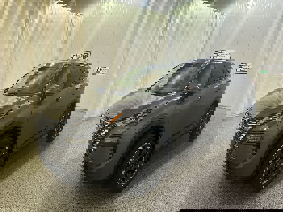 2026 Nissan Rogue SV photo 3