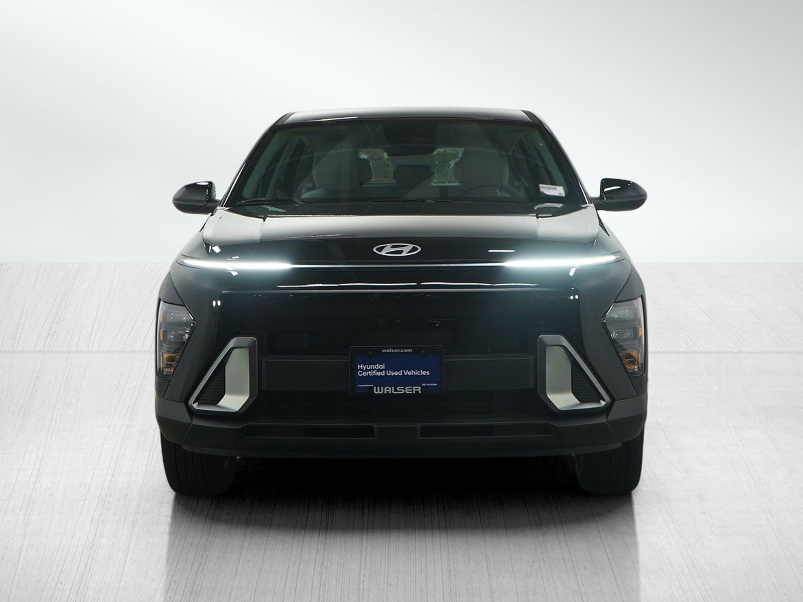 2025 Hyundai Kona SE photo 2