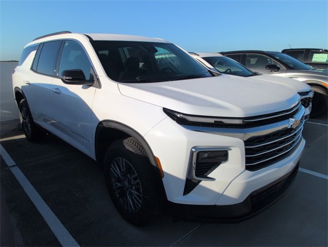 2026 Chevrolet Traverse photo 2