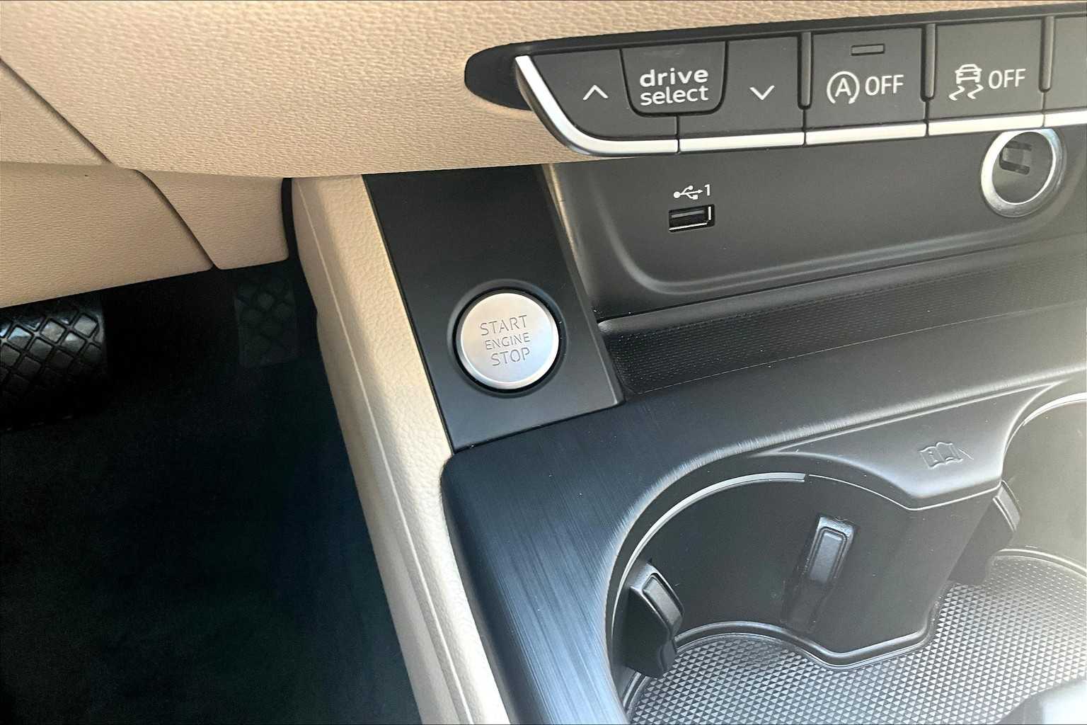 2018 Audi A4 Premium Plus photo 32