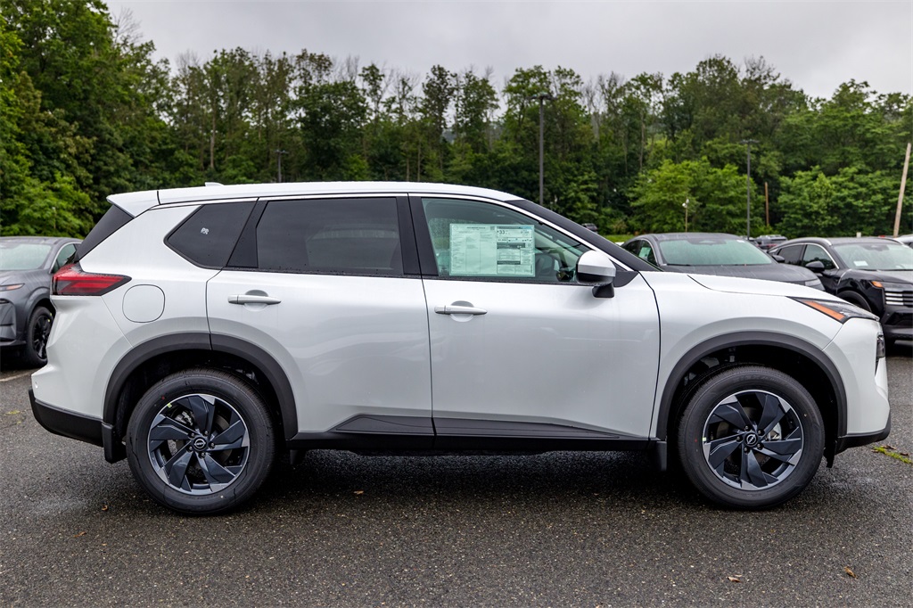 2025 Nissan Rogue SV photo 4