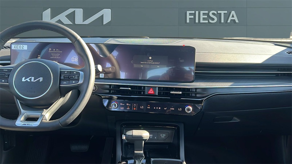 2025 Kia K5 GT-Line photo 14