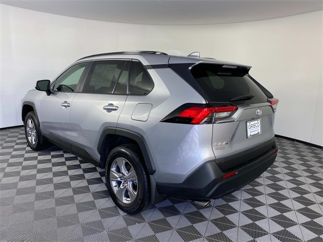 2023 Toyota RAV4 XLE photo 2