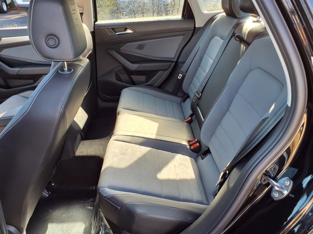 2025 Volkswagen Jetta SE photo 5