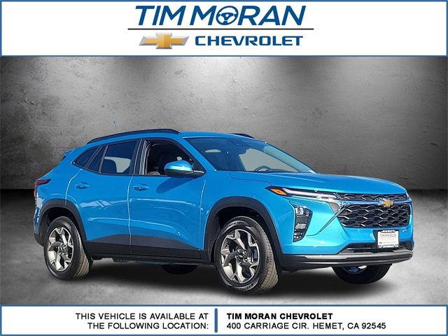2025 Chevrolet Trax LT photo 2