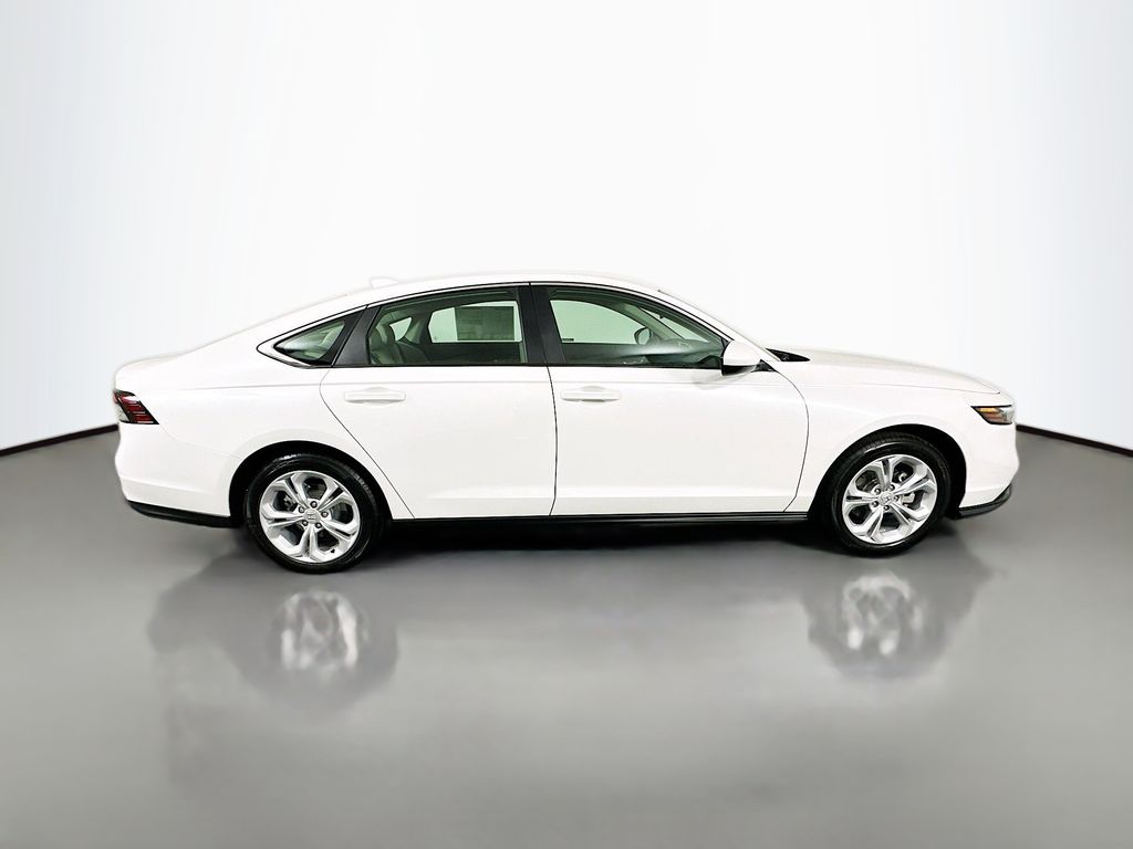 2025 Honda Accord LX photo 4