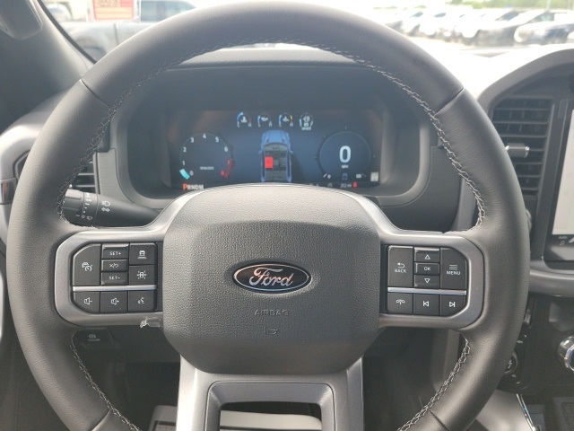 2025 Ford F-150 XLT photo 16
