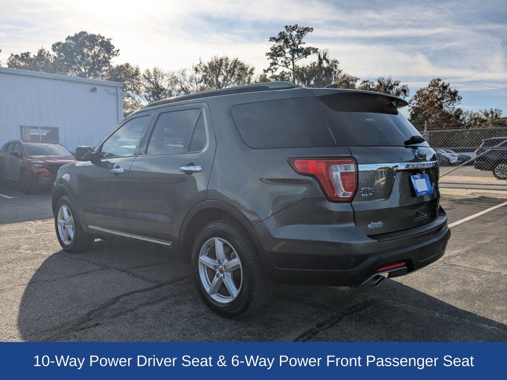 2018 Ford Explorer XLT photo 2