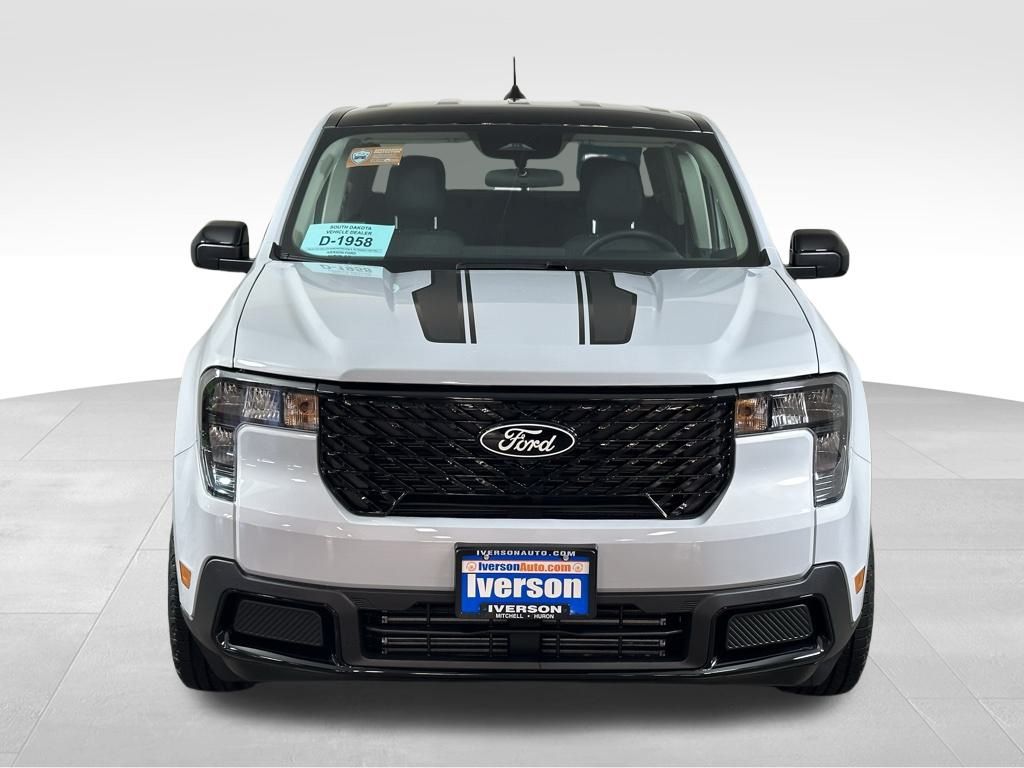 2025 Ford Maverick XLT photo 2
