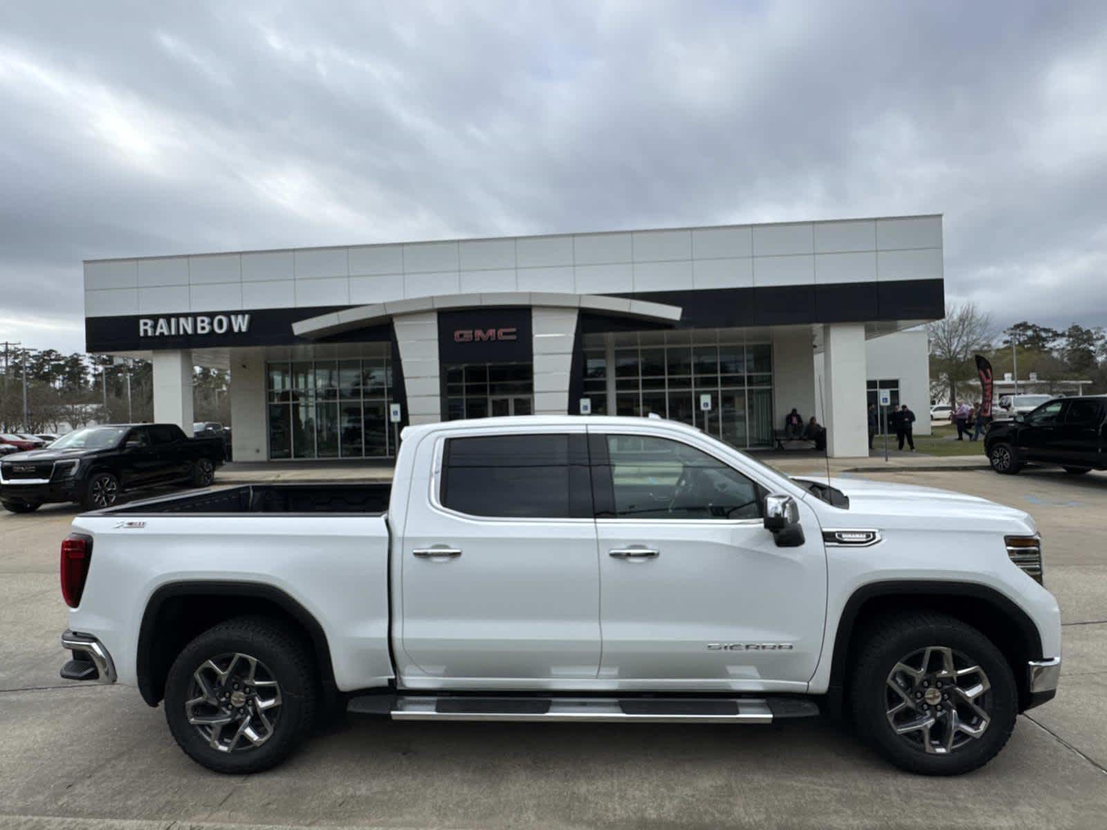 2026 GMC Sierra 1500 SLT's photo