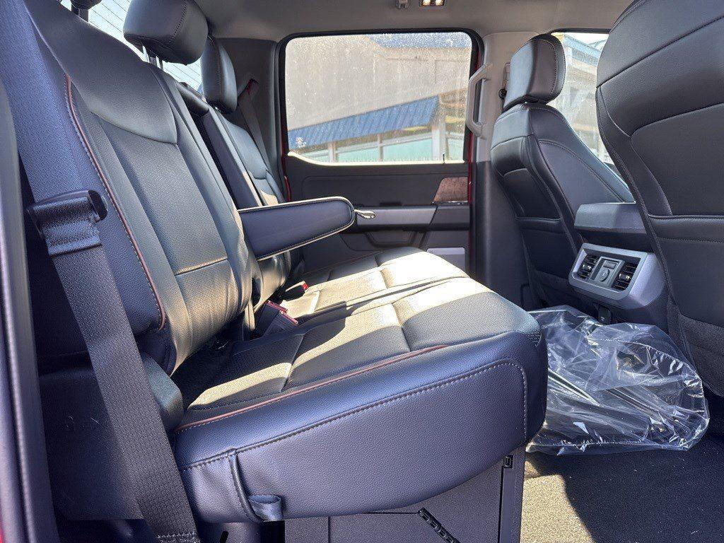 2025 Ford F-250 Lariat photo 11