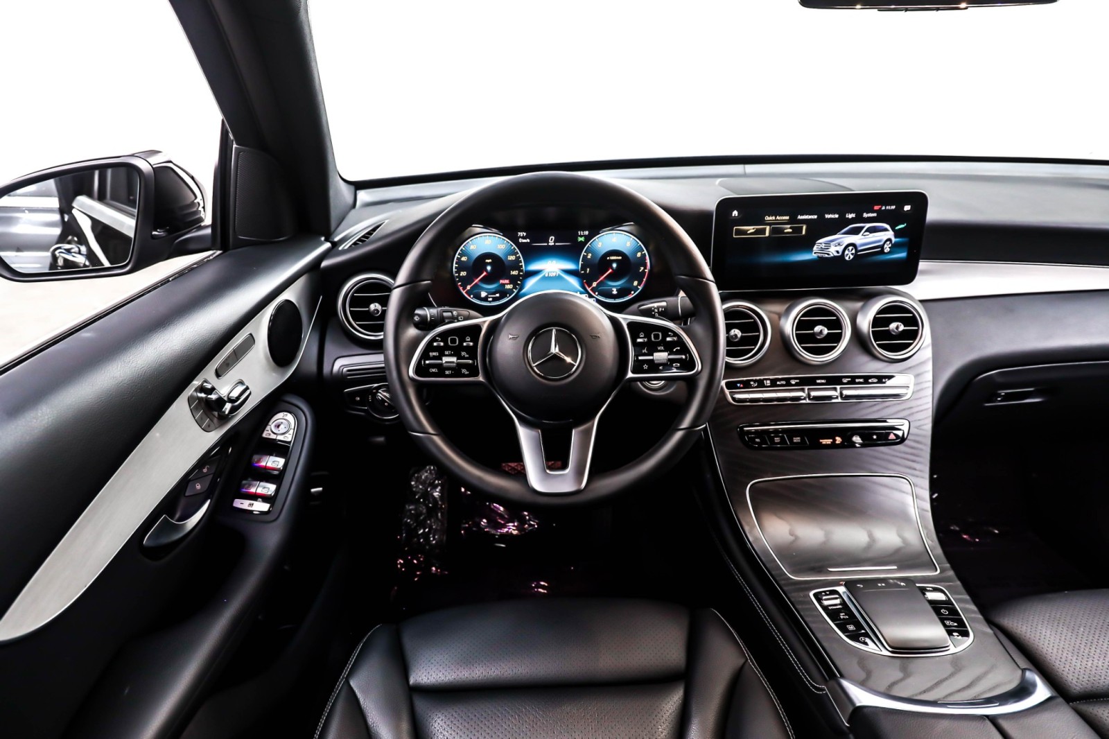 2021 Mercedes Benz GLC 300 photo 4