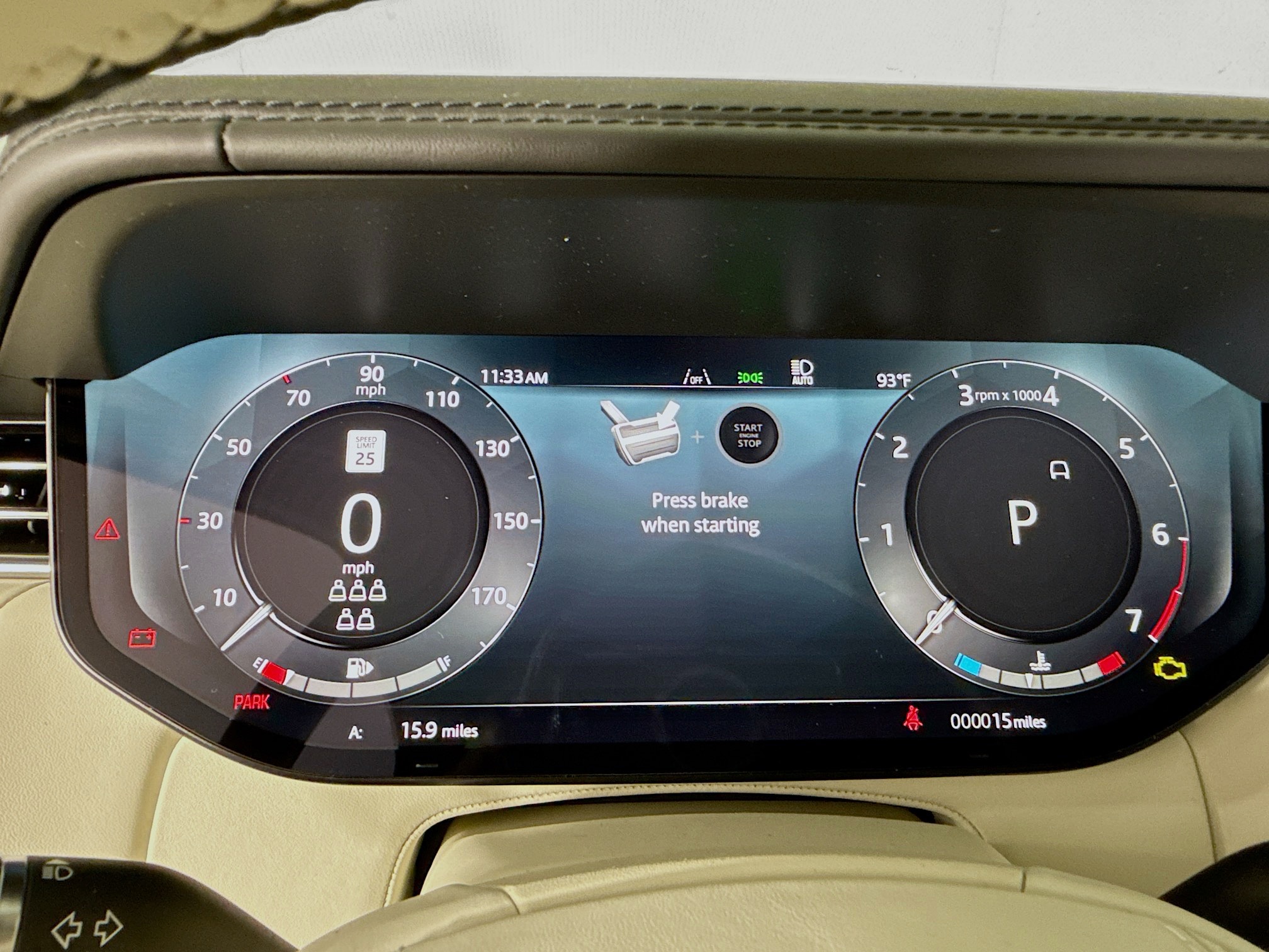 2025 Land Rover Range Rover SE photo 14