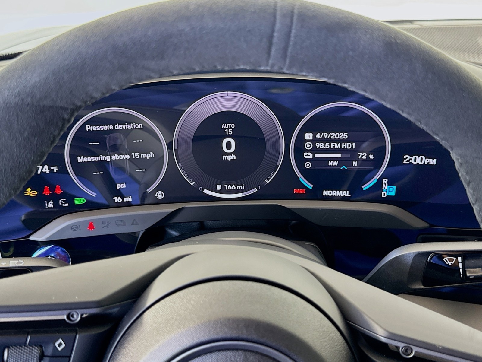 2025 Porsche Taycan photo 15