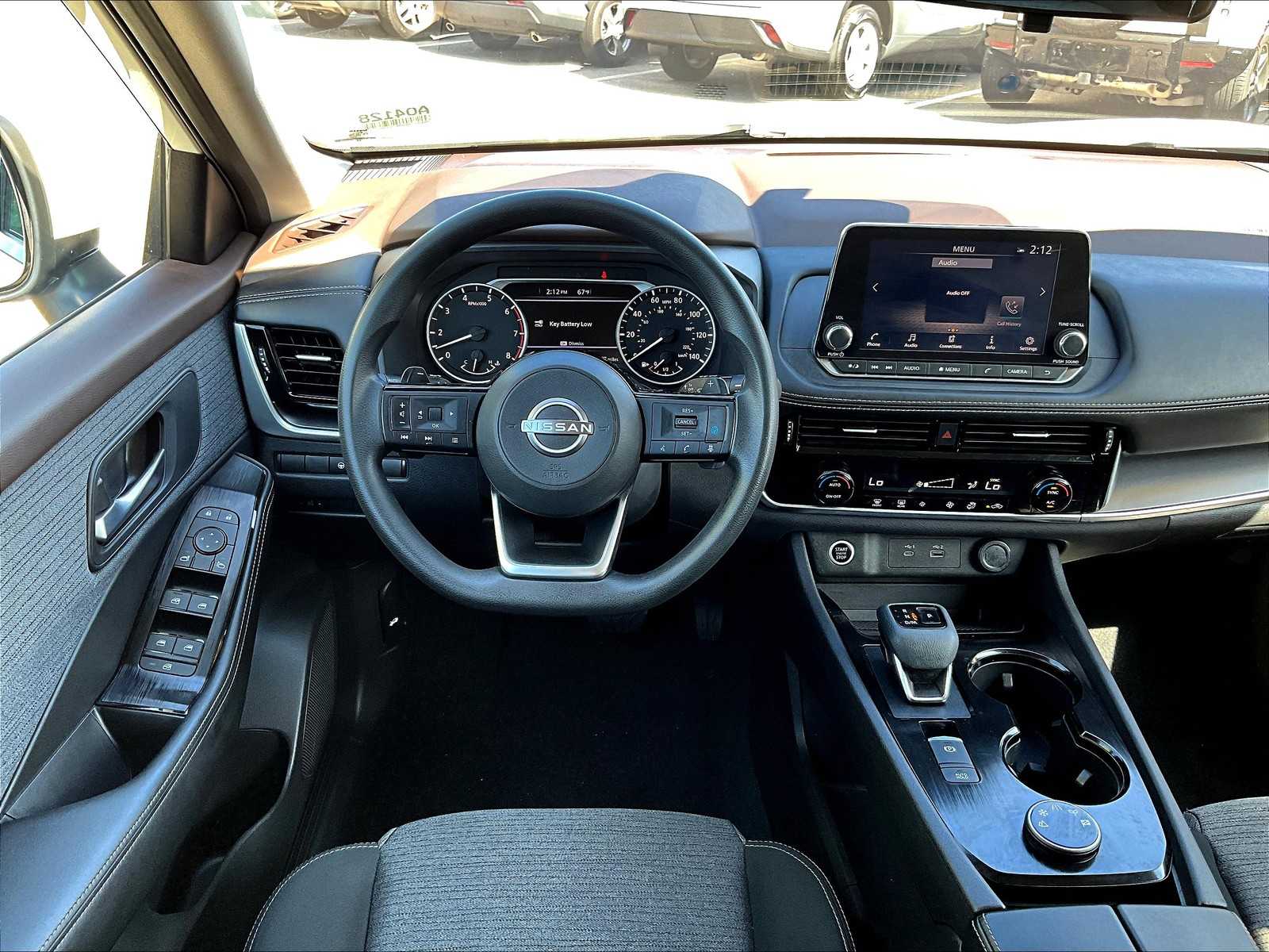 2022 Nissan Rogue SV photo 16