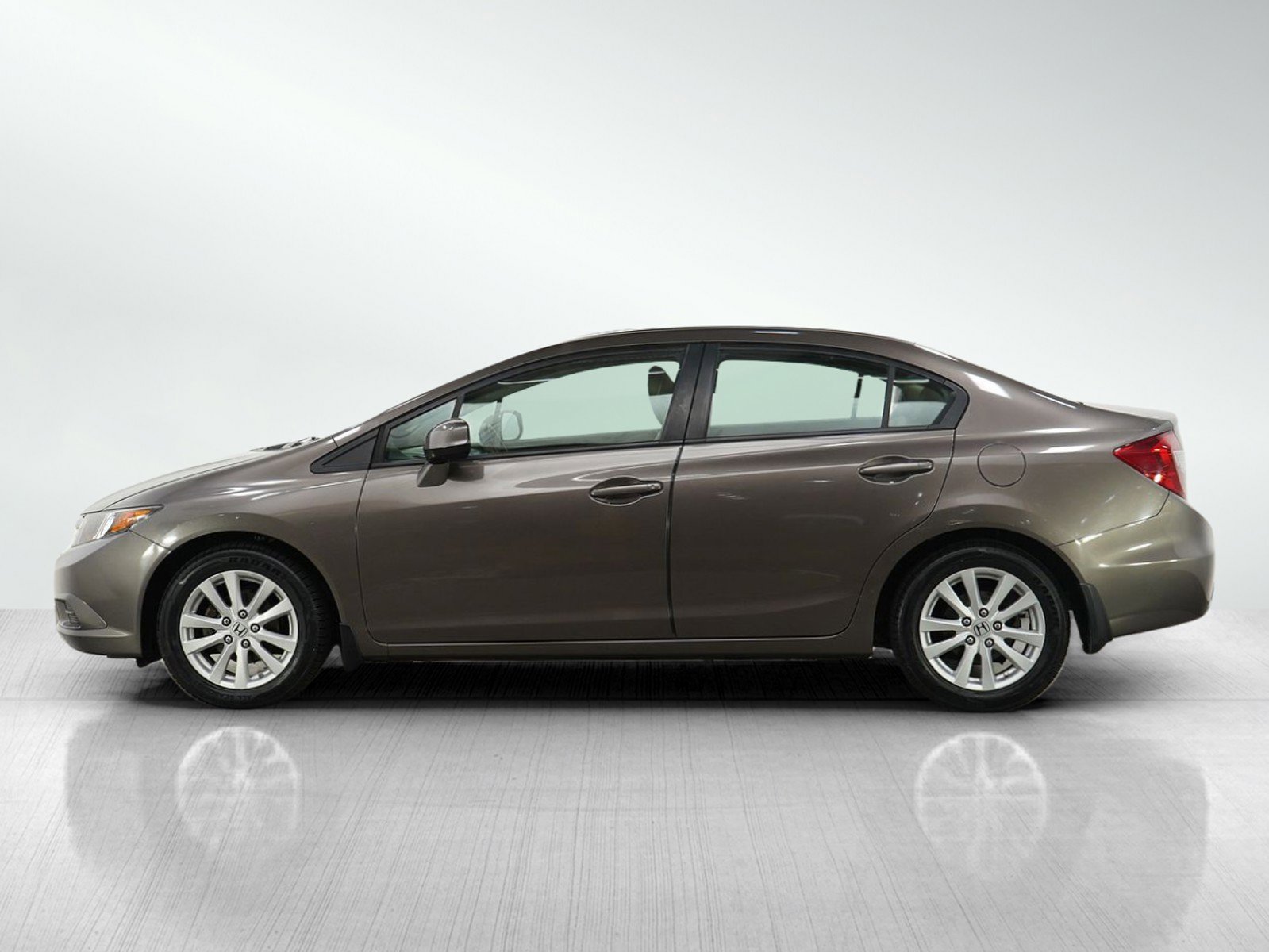 Used 2012 Honda Civic EX-L with VIN 2HGFB2F9XCH527437 for sale in South Saint Paul, Minnesota