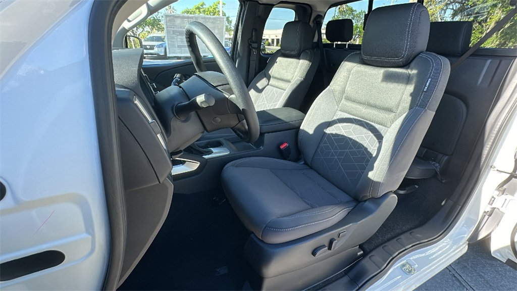 2025 Nissan Frontier King Cab SV photo 25