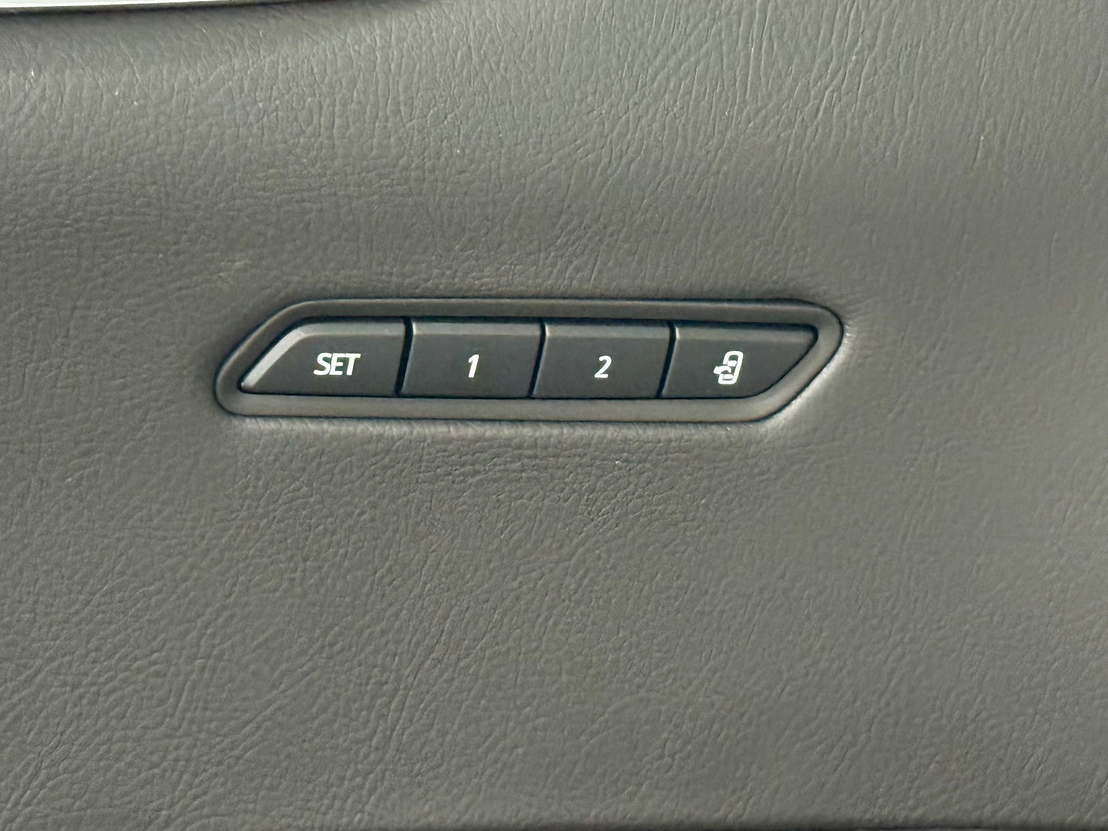 2025 Cadillac XT6 Luxury photo 15