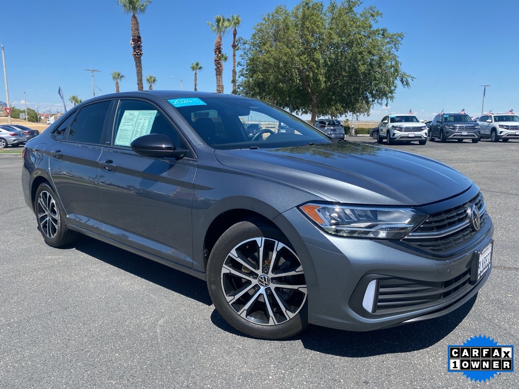 2024 Volkswagen Jetta Sport's photo