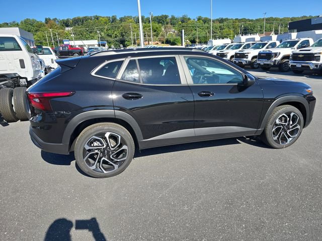 2025 Chevrolet Trax photo 5