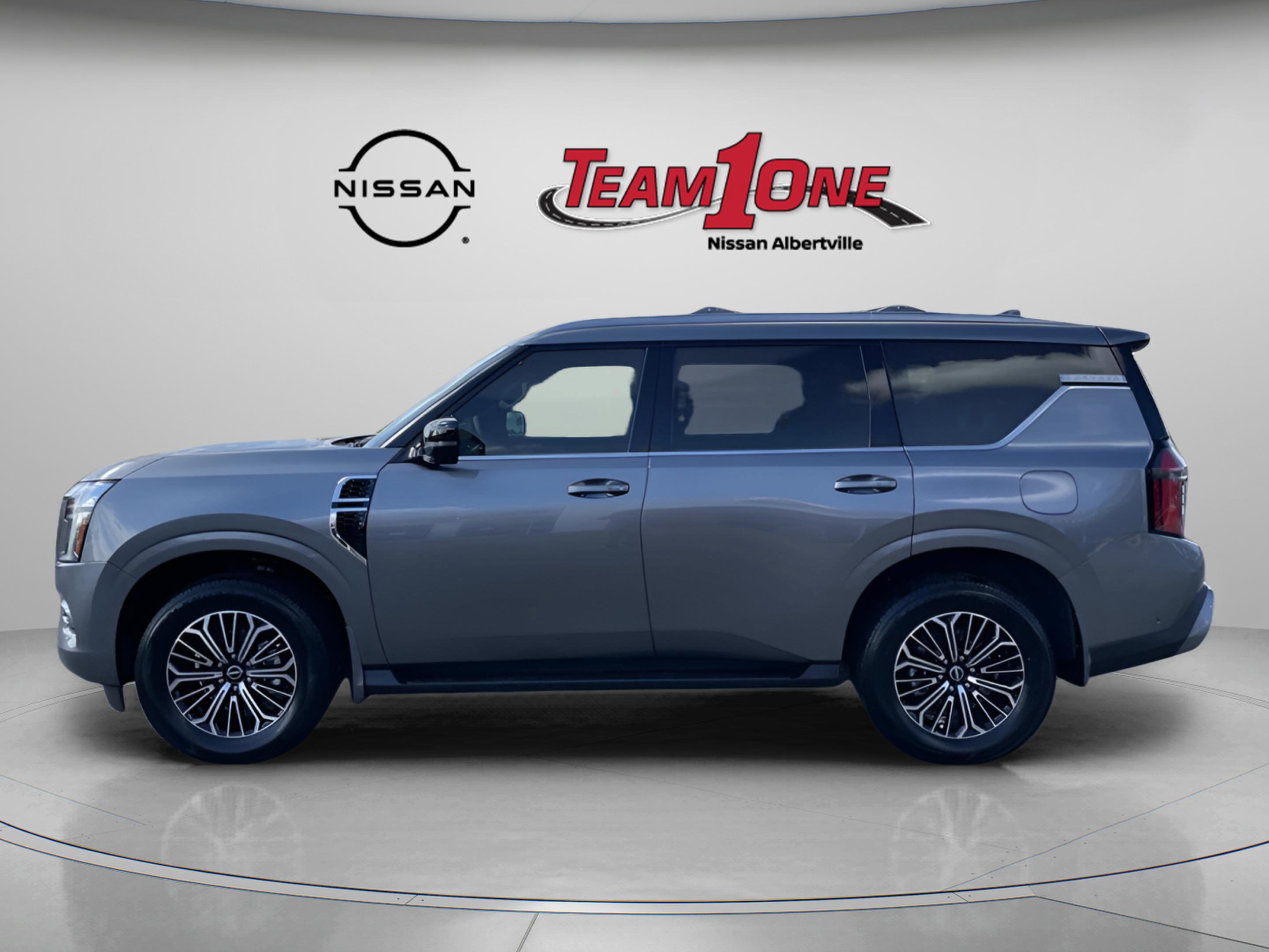 2026 Nissan Armada SL photo 3