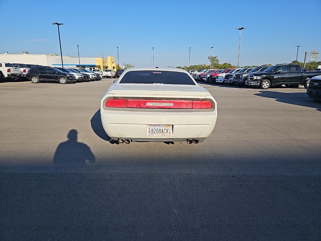 2013 Dodge Challenger SXT photo 4