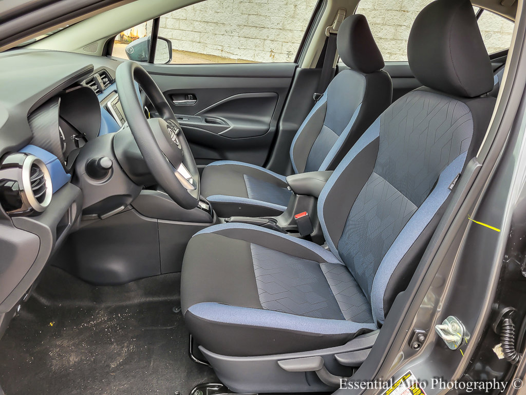2025 Nissan Versa SV photo 8
