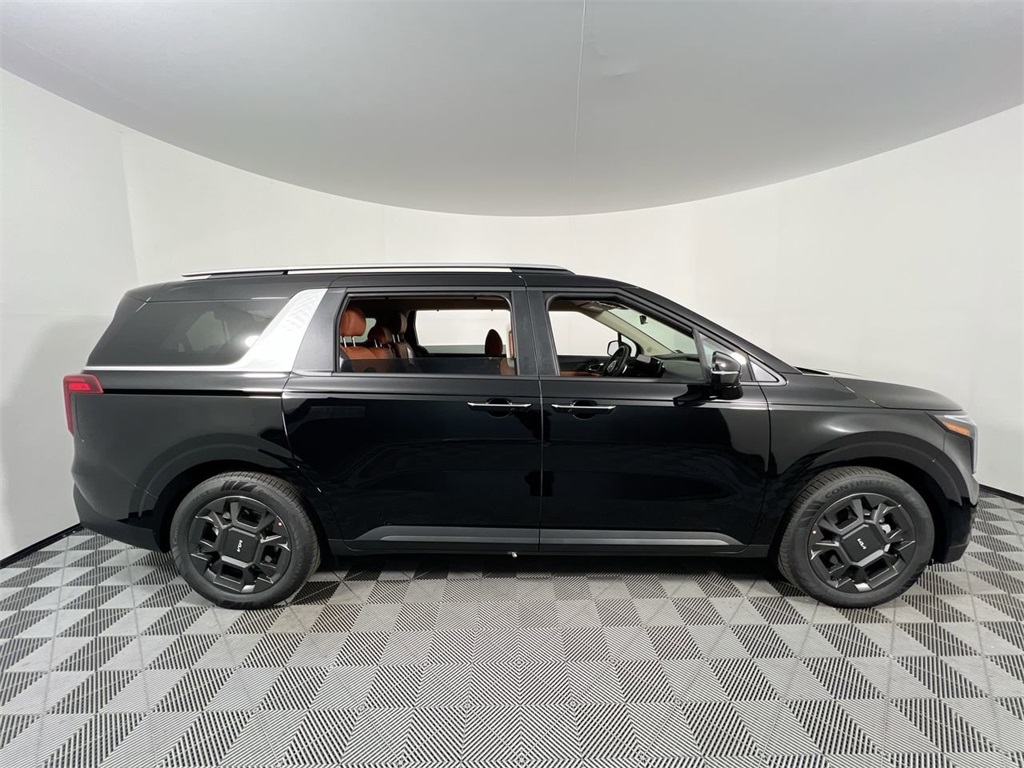 2026 Kia Carnival EX photo 2