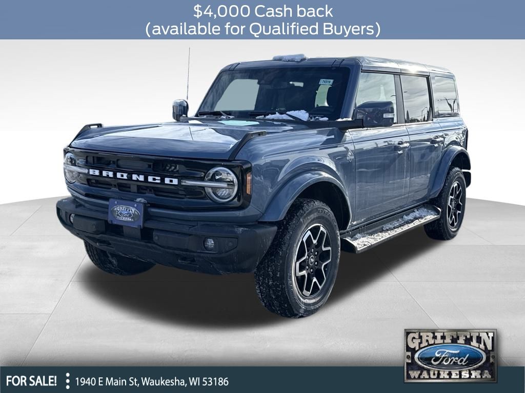 2025 Ford Bronco 4-Door Outer Banks's photo