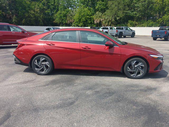 2025 Hyundai Elantra Hybrid Limited photo 2