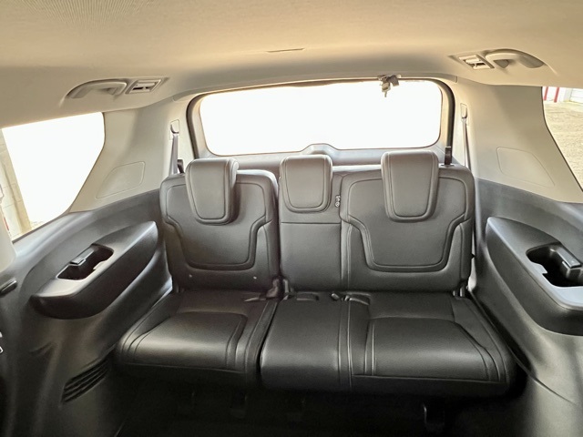 2025 Nissan Armada SV photo 7