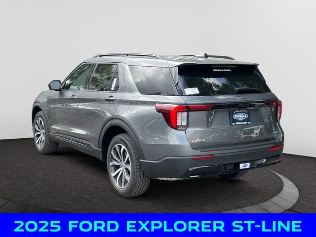 2025 Ford Explorer ST-Line photo 3