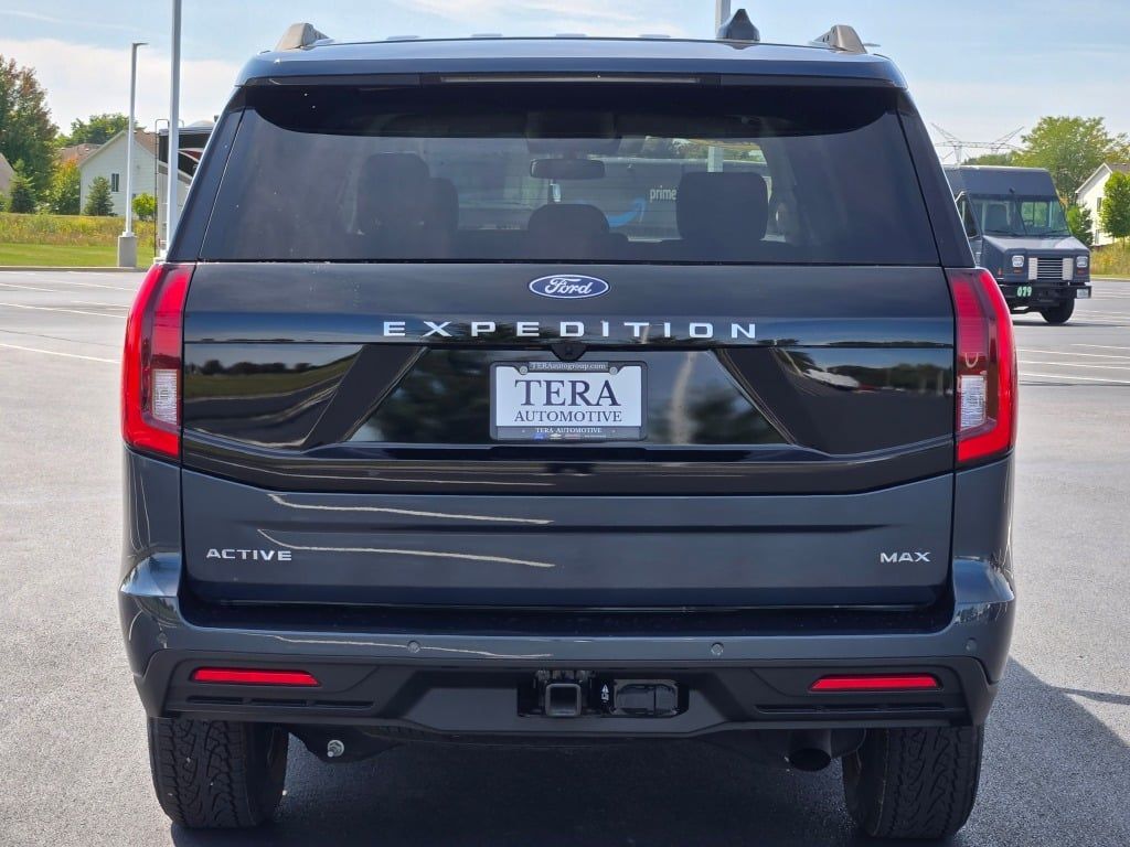 2025 Ford Expedition MAX photo 12