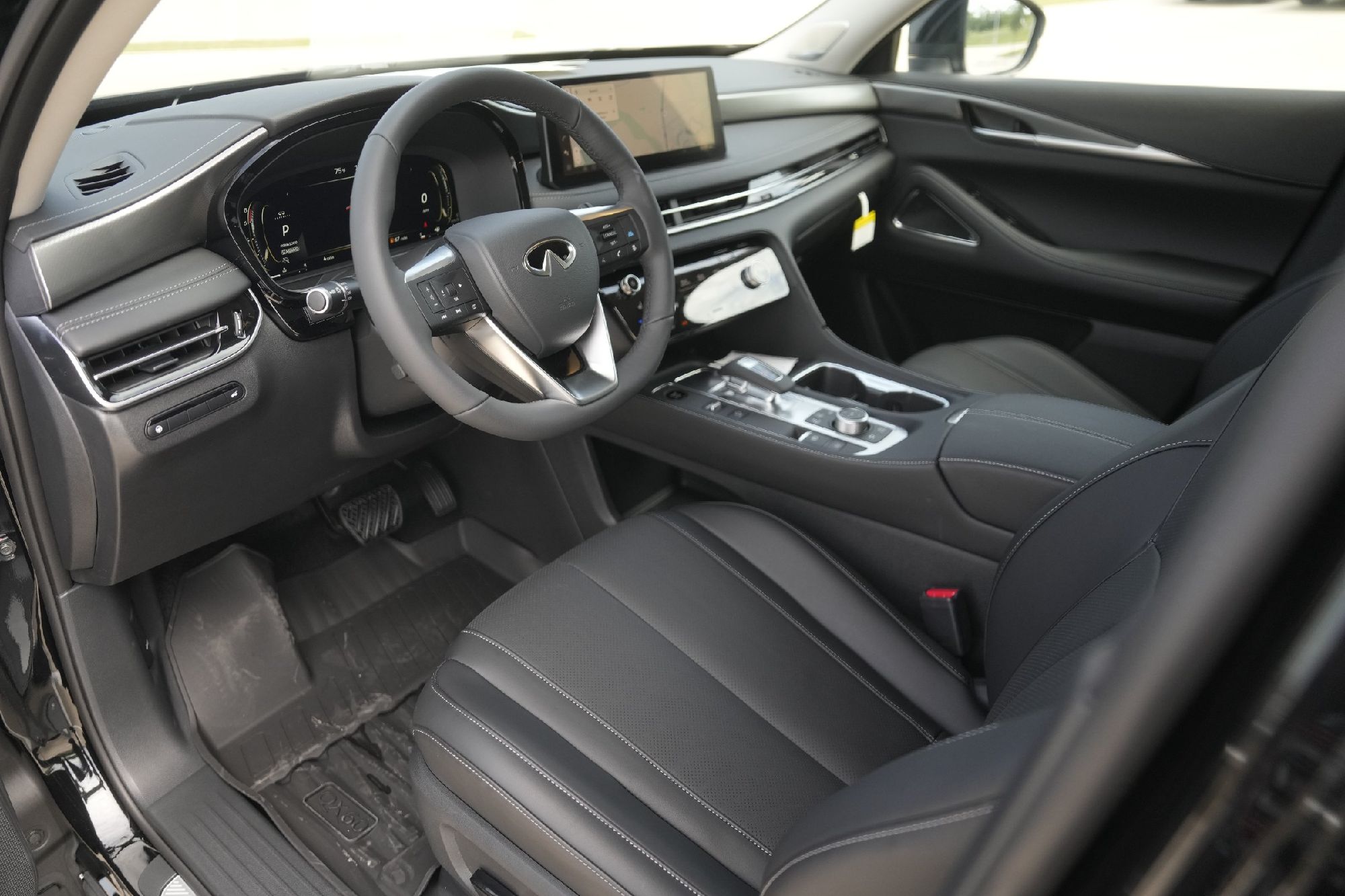 2026 Infiniti QX60 Luxe photo 6