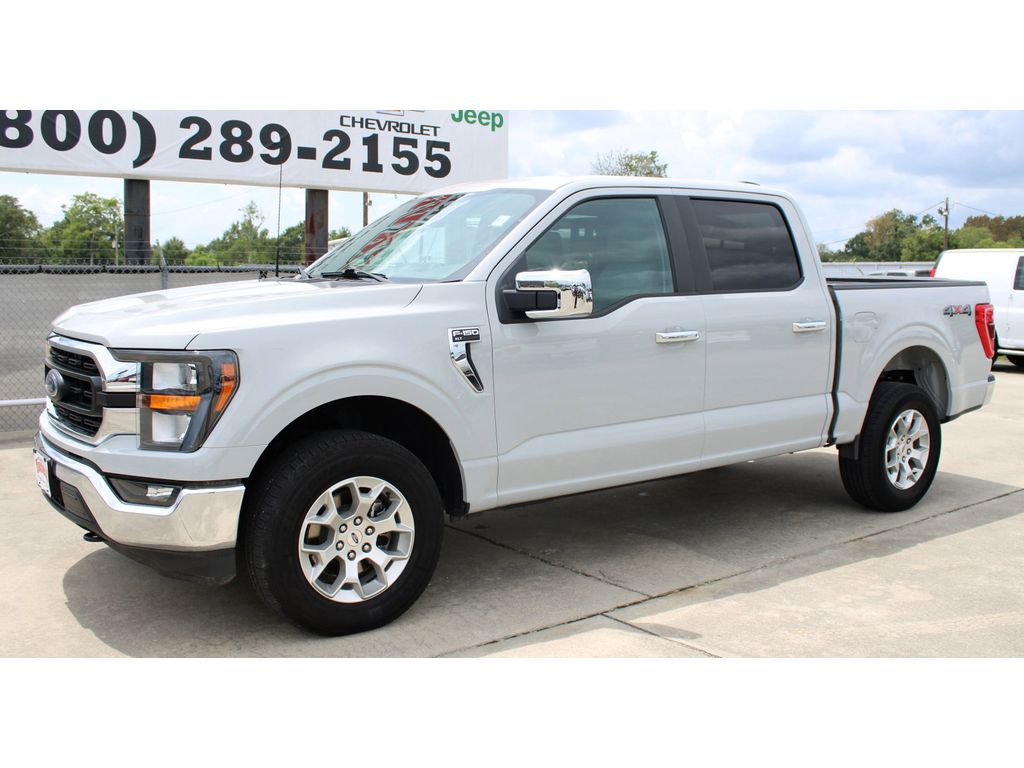 2023 Ford F-150 XLT photo 2