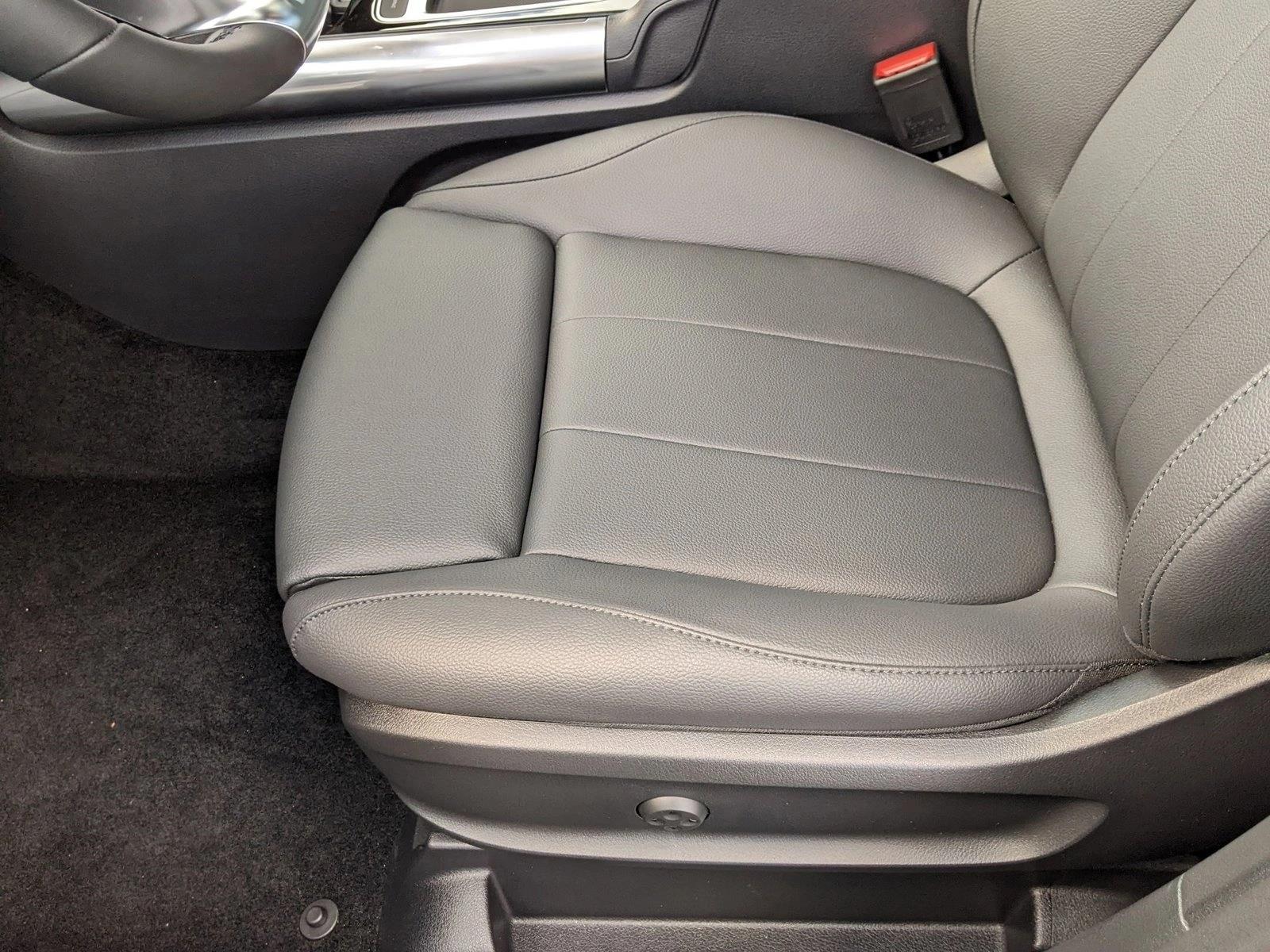 2026 Mercedes Benz GLA 250 4MATIC photo 4